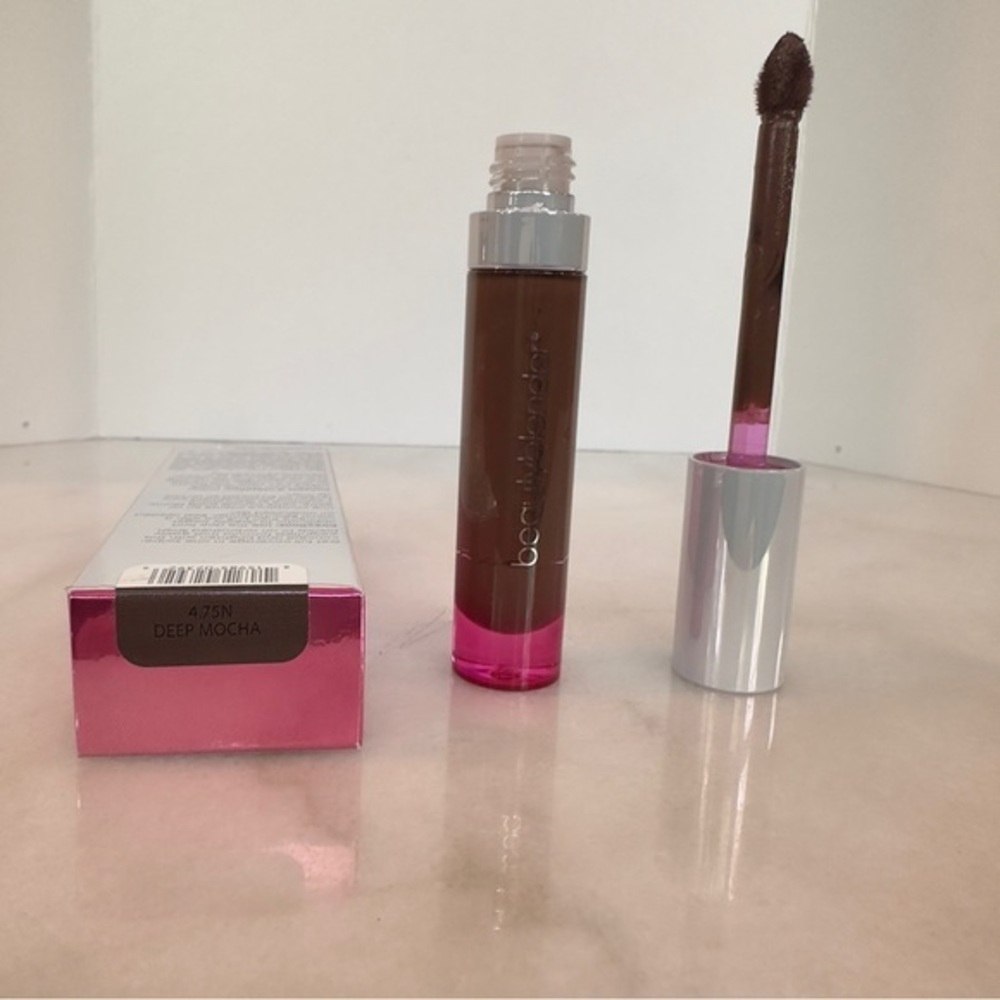 Beautyblender Bounce Deep Mocha 4.75N concealer/highlight/contour